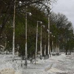 Varias localidades costeras bonaerenses corren riesgo de quedar bajo el agua.