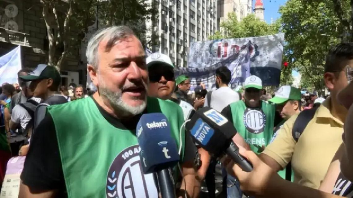 El gremio ATE pidió que el Gobierno decrete un asueto administrativo por el partido entre Argentina e Inglaterra