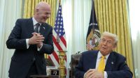 Donald Trump junto a Gianni Infantino