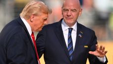 Donald Trump junto a Gianni Infantino
