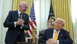 Donald Trump junto a Gianni Infantino