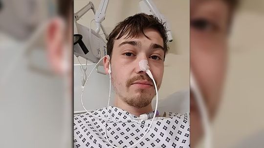 Un hombre de 33 años vomita 60 veces al día.