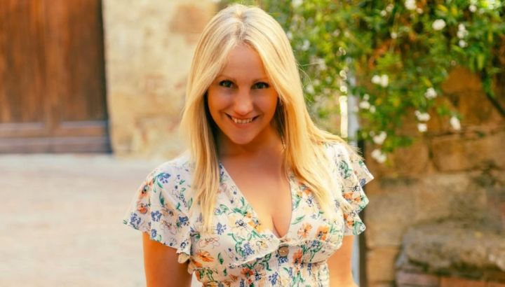 De Etelvina Baldasarre en "Señorita maestra" a triunfar con la música: la nueva vida de Laura Tuny