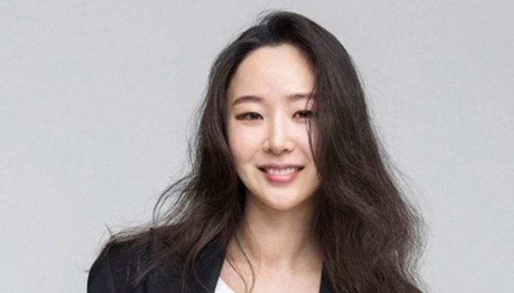 Min Hee Jin, ex CEO de ADOR, se prepara para presentar un nuevo grupo de idols del K-Pop tras el escándalo