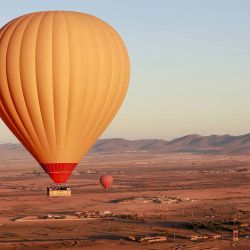 Los globos aerostáticos sobrevuelan la llanura de Haouz en la región de Oulad Hassoune, una vasta área al norte de Marrakech. Foto de Abdel Majid BZIOUAT / AFP | Foto:AFP