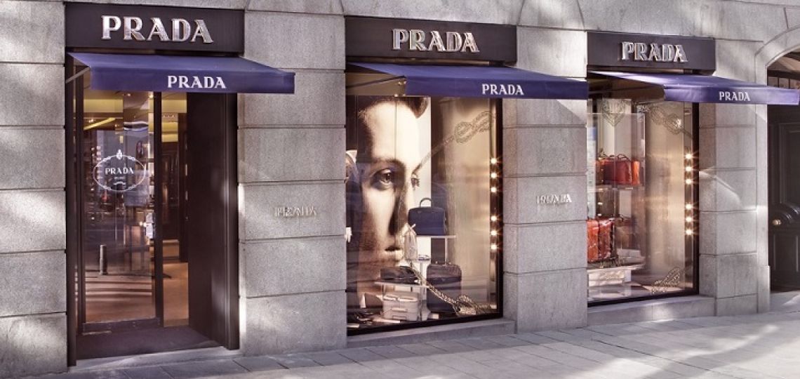 Prada adquiere Versace y así se modifica el universo de la moda italiana