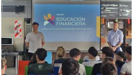 La educación financiera que los jóvenes necesitan antes de terminar la secundaria
