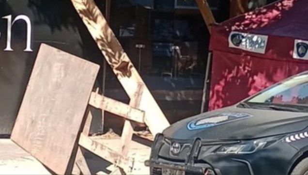 Una joven murió por un andamio que se le cayó encima