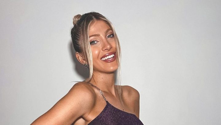 Las mejores fotos de las vacaciones de Cande Ruggeri en Miami: tarde de playa con su hija Vita y el divertido encuentro con un famoso