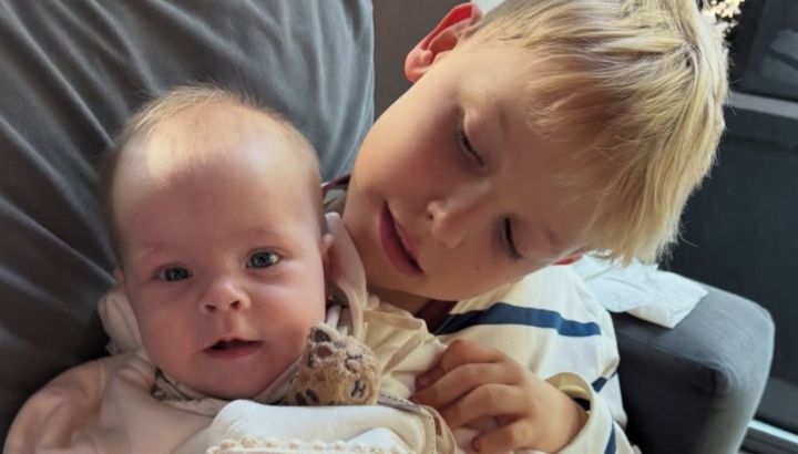 Así es la habitación de Milenka y Mirko, los hijos de Marley: peluches gigantes, pistas de autos y una reliquia familiar