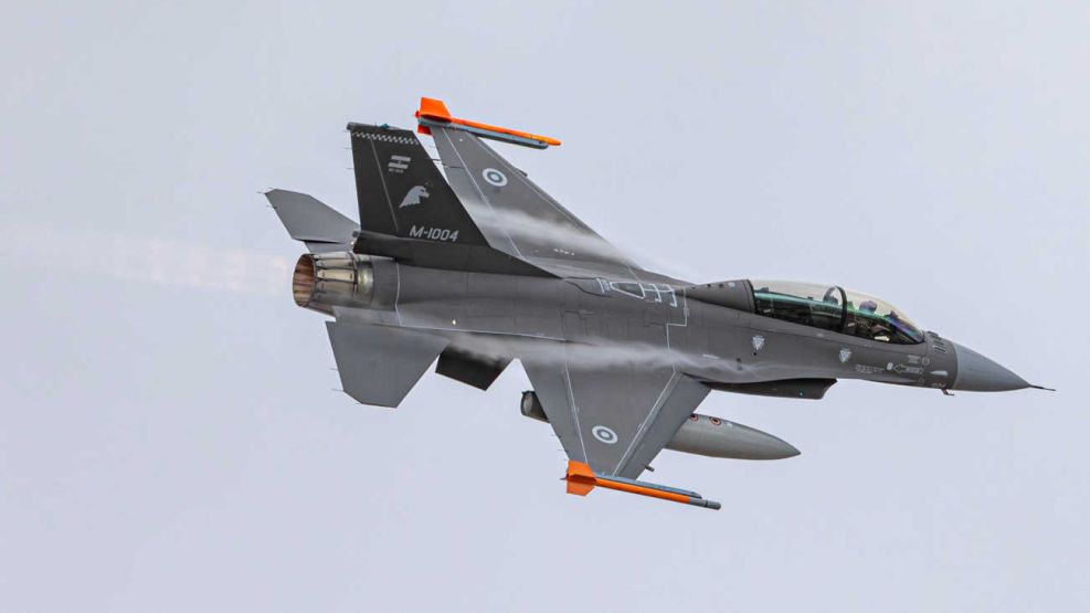 Los aviones F-16 sobre la Ciudad de Buenos Aires 20251204