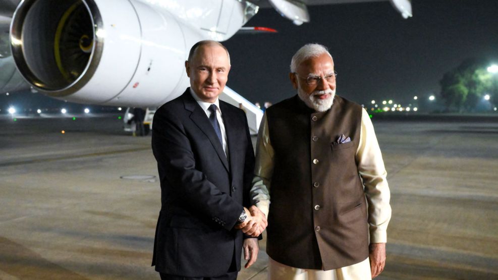 Vladímir Putin y Narendra Modi 04122025