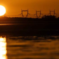 Esta fotografía muestra el amanecer sobre la playa de Gravelines, en el norte de Francia. Foto de Sameer Al-DOUMY / AFP | Foto:AFP