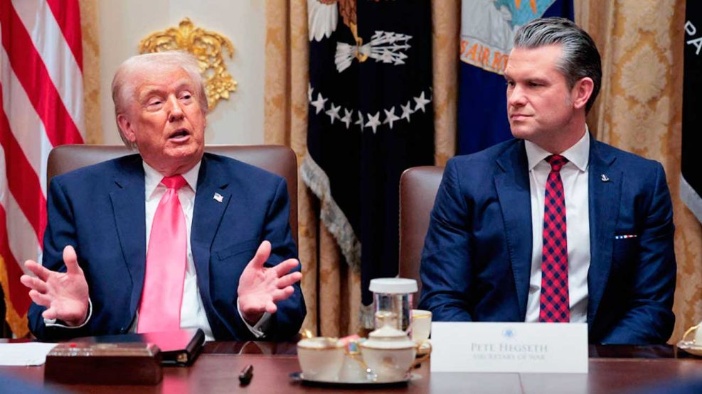 06_12_2025_trump_pete_hegseth_cedoc_g