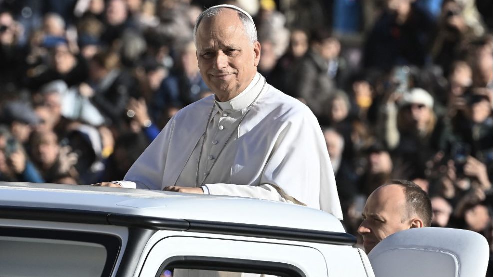 El papa León XIV, en el Vaticano con nuevos embajadores.