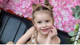 El look atemporal de Anita García Moritán para despedir la primavera: zapatos rojos, volados y flores