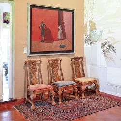 La casa está llena de pequeños detalles de piezas de colección o atesoradas a través de los años. 