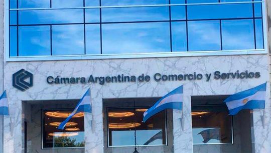 Acuerdo mercantil: se firmó una nueva revisión paritaria con sumas fijas hasta abril de 2026