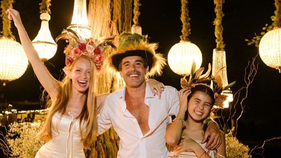 Así fue el look estilo princesa moderna de Rufina Cabré para la boda de su papá, Nicolás Cabré, y Rocío Pardo 