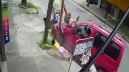 Un hombre y sus hijas atropellados desde atrás por una camioneta 09122025