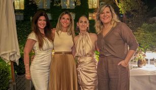 Camila Romano junto a María Belén Ludueña, Elba Marcovecchio y Dominique Metzger