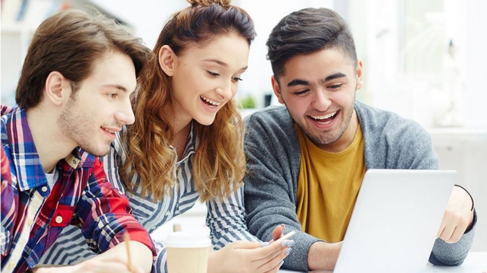 La "Experiencia" de no tener experiencia: El laberinto del primer empleo juvenil en Argentina