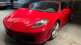 La subasta de la Ferrari F430 decomisada al Clan Loza