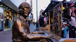 10122025_estatua_Leonor_Marzano