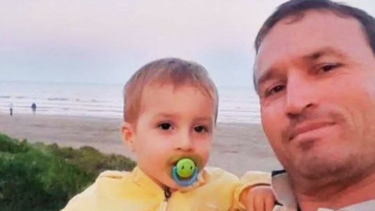 Tragedia en Coronel Suárez: la escalofriante historia del padre que asesinó a su hijo de cuatro años y luego se suicidó Tragedia en Coronel Suárez: la escalofriante historia del padre que asesinó a su hijo de cuatro años y luego se suicidó