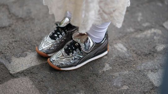 Zapatillas retro futuristas