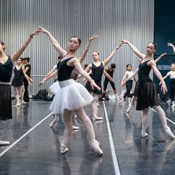 En "El hada de azúcar" se integran la Compañía Juvenil de Danza del ISATC, la Orquesta Académica del Teatro Colón y la participación de maestros invitados. | Foto:Teatro Colón