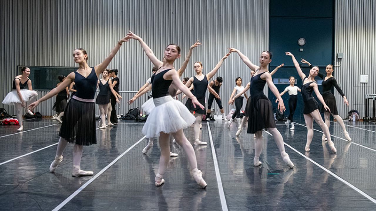 En "El hada de azúcar" se integran la Compañía Juvenil de Danza del ISATC, la Orquesta Académica del Teatro Colón y la participación de maestros invitados. | Foto:Teatro Colón
