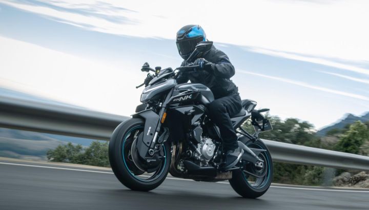 CFMOTO lanza la deportiva 675SR-R y la naked 675NK con motor tricilíndrico