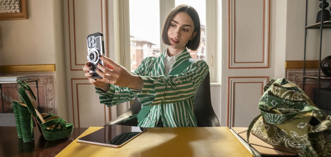 Lily Collins, protagonista de Emily in Paris (Netflix): “Mi personaje ya tiene voz propia y sabe cómo usarla”