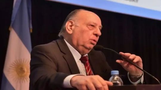 Roberto Cachanosky dijo que desde el Gobierno “están retrocediendo en materia de política antiinflacionaria” Roberto Cachanosky dijo que desde el Gobierno “están retrocediendo en materia de política antiinflacionaria”