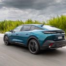 Probamos el nuevo Peugeot 408 GT: Cambia, todo cambia...