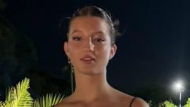 Allegra Cubero deslumbró con un look canchero y fresco, perfecto para el verano: minifalda camuflada y el top que es tendencia