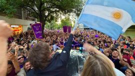 Córdoba, bastión libertario: Milei encabezó el “tour de la gratitud” con caravana, fervor militante y cierre político