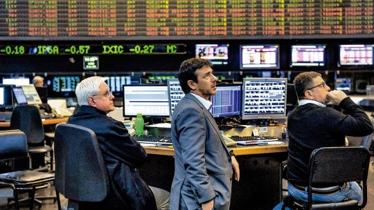 Merval cerró la semana con caída del 2,6% en dólares