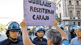 141225_protesta_jubilados_marcha_policia_cuarterolo_g