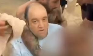 Ahmed al Ahmed, el árabe de 43 años que desarmó a uno de los terroristas de Bondi Beach en Australia. Recibió dos balazos y su valor impidió que haya todavía más víctimas.