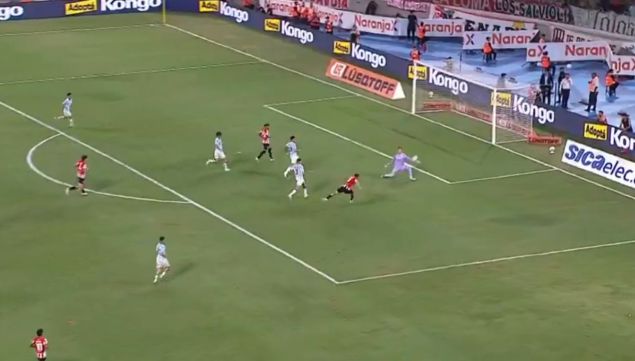 Atajada de Facundo Cambeses