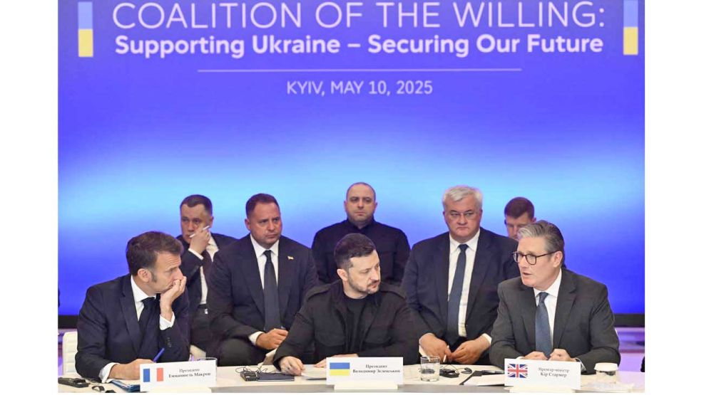 14_12_2025_macron_volodimir_zelenski_keir_starmer_afp_g