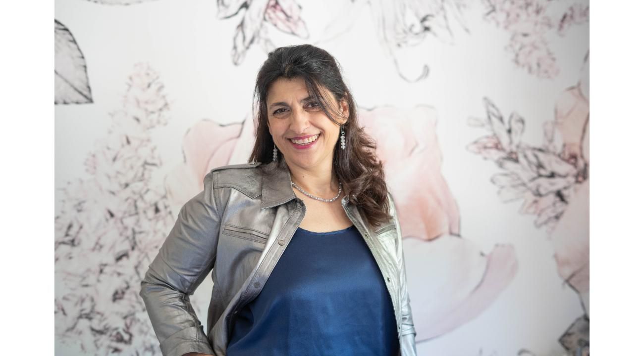 ¿Cómo elegir accesorios de fiesta según tu tipo de rostro?