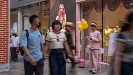 El precio del agotamiento: por qué China debe subir salarios para salvar su consumo y natalidad