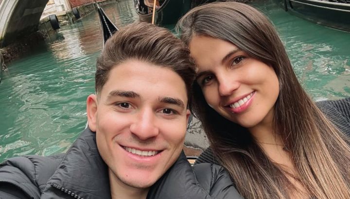 A punto de convertirse en padres, Julián Álvarez y Emilia Ferrero enternecieron con un book de fotos