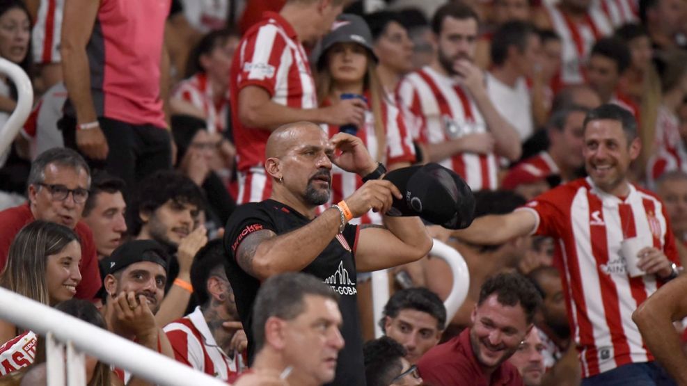 Juan Sebastián Verón en la platea del Madre de Ciudades