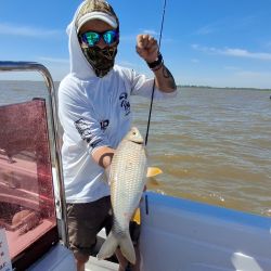 La carnada que marcó la diferencia fue el maíz, que se impuso claramente y permitió sostener un ritmo de pesca constante durante buena parte de la creciente. 