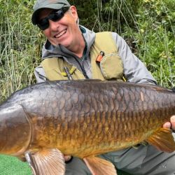 En esta región, las carpas se alimentan principalmente de puyén, por lo que la elección de la mosca es determinante. 