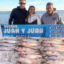 Mar Chiquita vuelve a demostrar que es un ámbito impredecible y fascinante. A la lisa se le suman pejerreyes muy activos en la albufera y, para los que se animan a la costa, la posibilidad de completar un verdadero Grand Slam con corvinas negras, lenguados y hasta tiburones. 